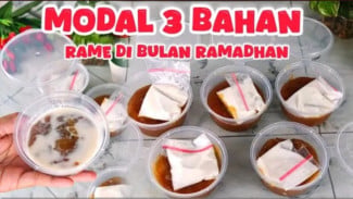 Cuma 3 Bahan! Takjil Bubur Singkong Ini Laris Manis dan Jadi Rebutan Saat Ramadan