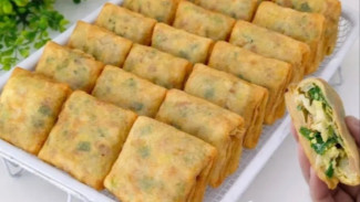 Takjil Favorit! Martabak Telur Mini Ini Empuk, Gurih, dan Laris Manis Saat Puasa