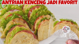 Cuma Kol dan Smoke Beef! Dadar Lipat Kekinian Ini Laris Manis Buat Jualan