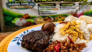 Nasi Uduk Mang SiHejo Subang Viral, Aroma Santannya Bikin Pembeli Rela Antre Pagi