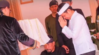 Kirab Mahkota Binokasih Tinggalkan Purwakarta, Om Zein Tegaskan Kebanggaan Budaya Sunda