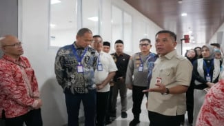 Bupati Karawang Pantau Tes CAT 210 Bakal Calon Kades, Pilkades Serentak Digelar November 2026