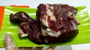 Menyimpan daging