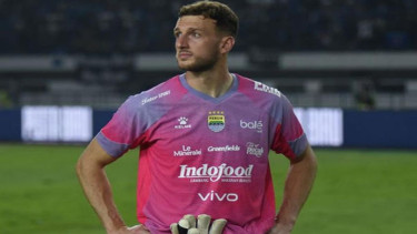 Kiper Persib Adam Przybek