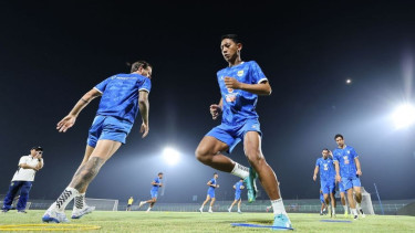 Pemain Persib Bandung meningkatkan fokus dan konsistensi demi mempertahankan peluang juara Super League 2025/26.