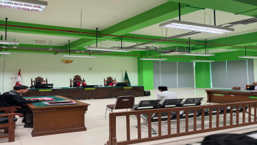Persidangan digelar.