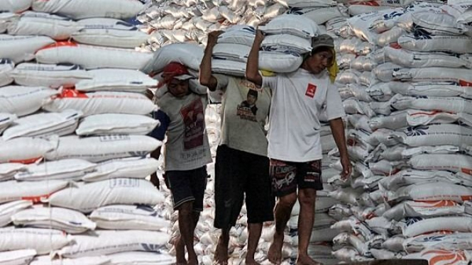 Pemerintah memutuskan impor beras dari beberapa negara.