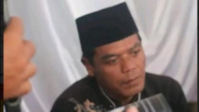 Foto DPO Oknum Ustad Cabul yang diterbitkan Polres Purwakarta