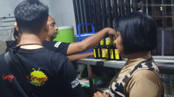 Rajia penjual miras ilegal di Subang
