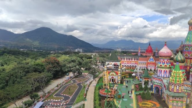 Wisata Jans Park Jatinangor, Sumedang