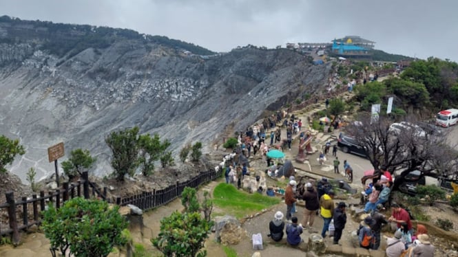 Kawah Gunung Tangkuban Perahu Subang