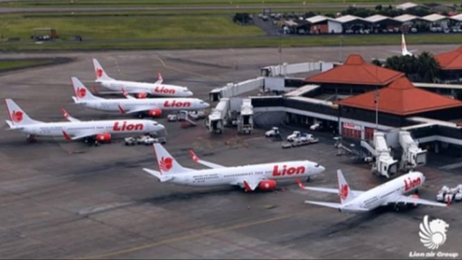 Bandara Soekarno Hatta menuju Bali dan Surabaya