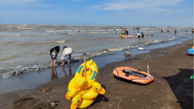 Pantai Samudra Baru Karawang