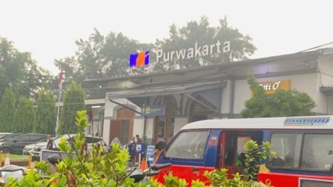 Stasiun Purwakarta.