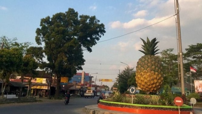 Tugu Nanas, Subang.