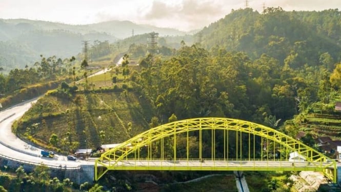 Jembatan kuning Kamojang