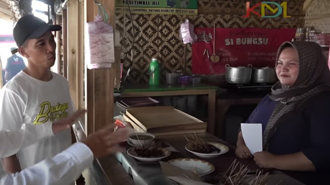 Penjual Sate Maranggi