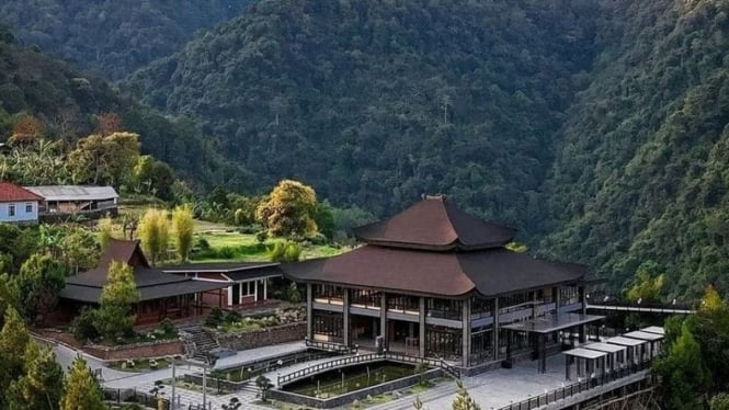 Arunika Wisata Alam Mempesona di Kaki Gunung Ciremai, Cocok untuk ...