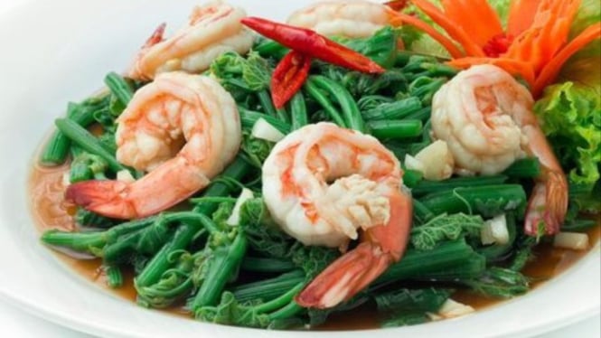 Tumis Daun Labu dengan Udang