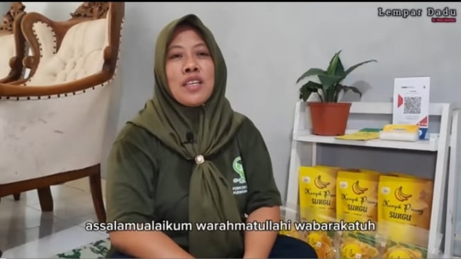 Purwanti owner kripik pisang sungu