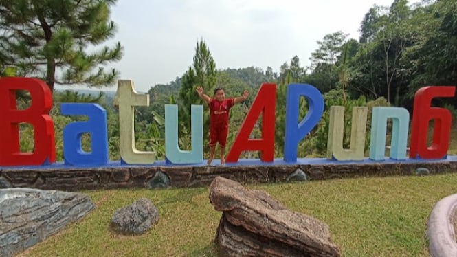 WisataBatu Apung Purwakarta