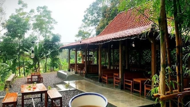 Warung Pinus Villa dan Glamping Subang