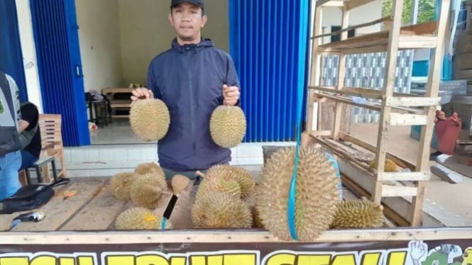 Durian Fresh Fruit Stall Subang