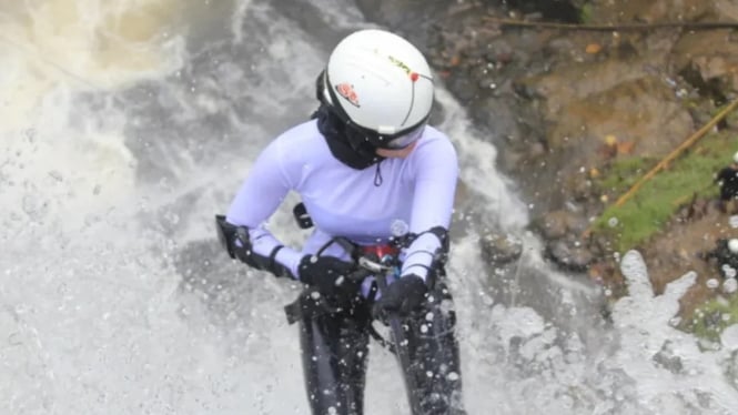 Canyoneering di Curung Cikondang