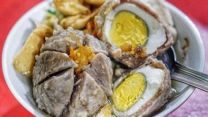 Bakso telur.