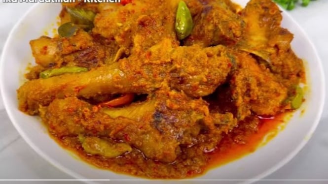 Ayam Bumbu Rujak Nyemek