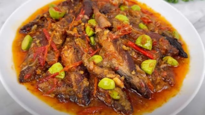 Sambal ikan tongkol pakai pete