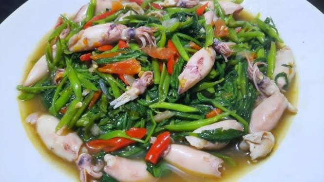 Tumis Kangkung Cumi