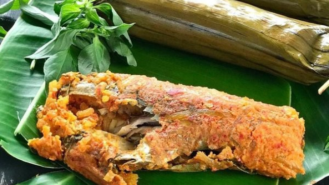 Pepes ikan tongkol