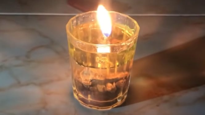 Membuat lilin dari minyak goreng