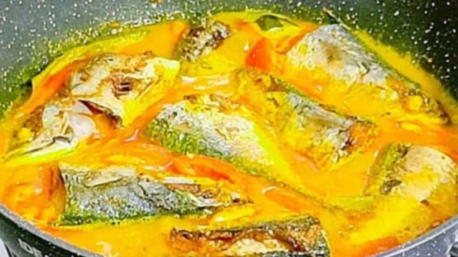 Pindang ikan kembung bumbu kuning