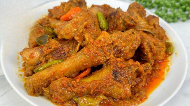 Ayam Bumbu Rujak Nyemek