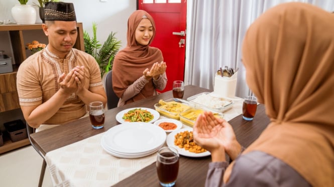 Minuman saat berbuka puasa