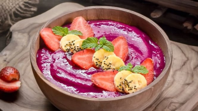 Smoothie Bowl Buah Naga