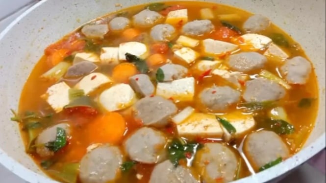 Sop tahu bakso asam pedas rasa tomyam