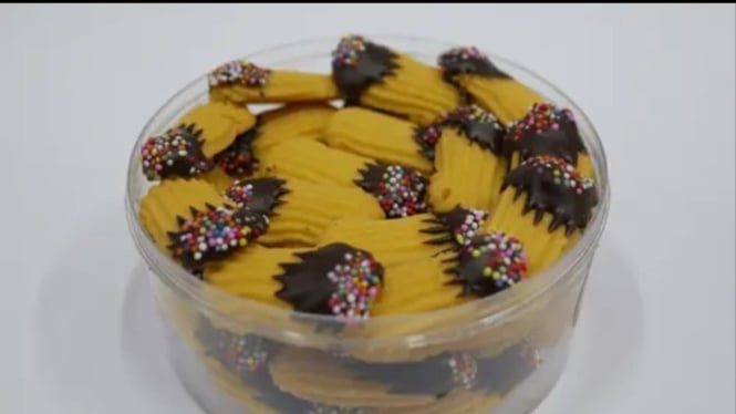 Kue Semprit Celup Cokelat