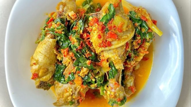 Ayam woku