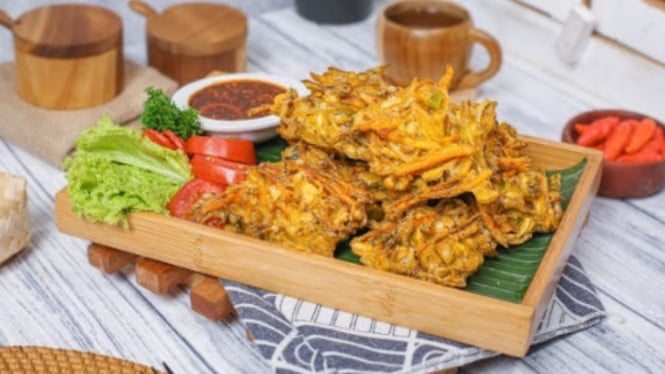 Bakwan Sayuran Sambal Kacang Kecap