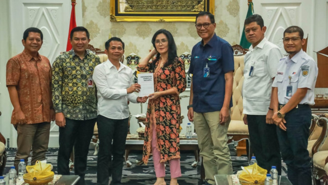 Direktur Utama PJT Imam Santoso