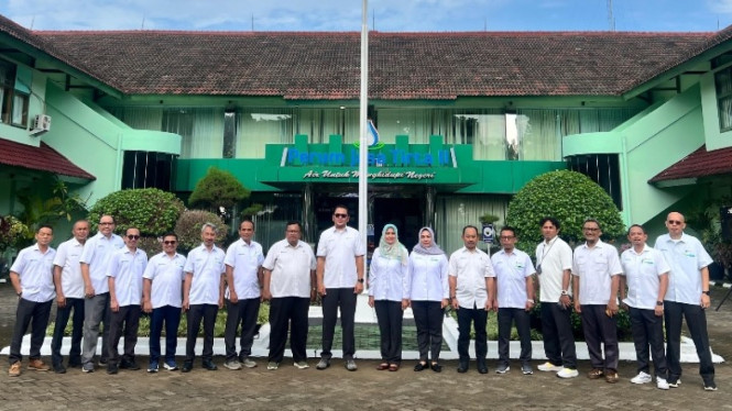 Jajaran direksi Perum Jasa Tirta II