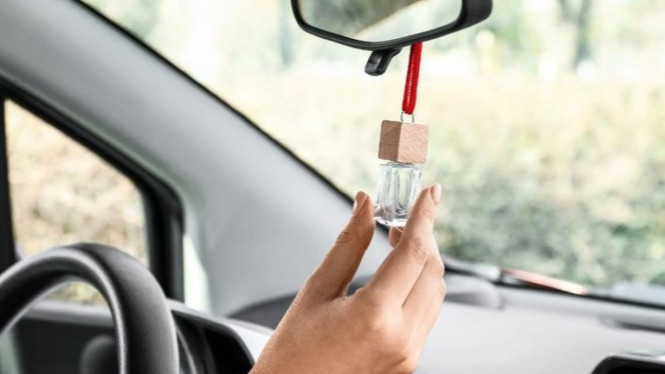 Tips Hilangkan Bau di dalam Mobil.