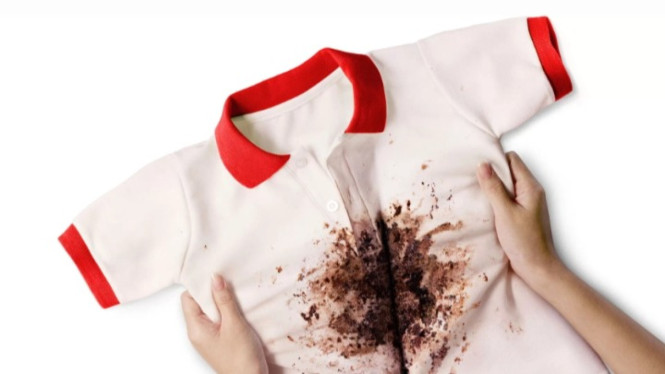 Baju Anak Penuh Noda Coklat