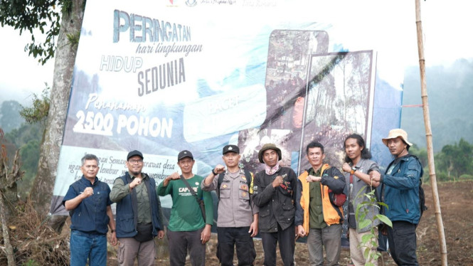 PJT II donasikan bibit pohon buat DAS Citarum