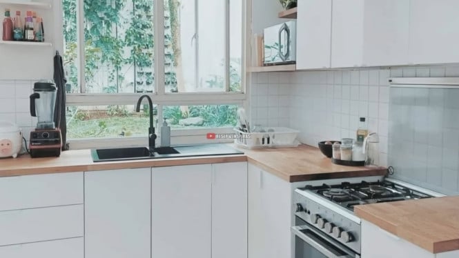Dapur 2x3 Pencahayaan Alami