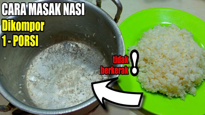 Memasak nasi di kompor