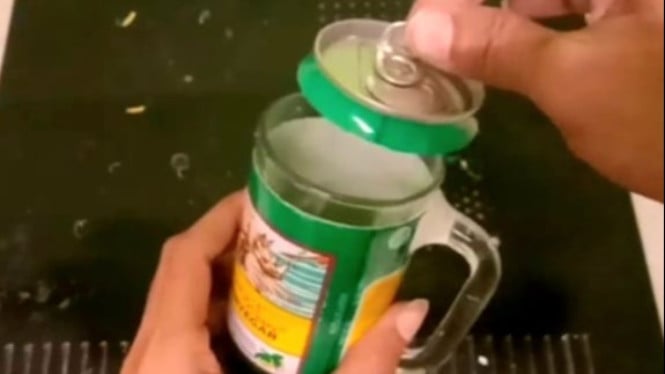 Cara ubah gelas kaca pecah menjadi mug unik.